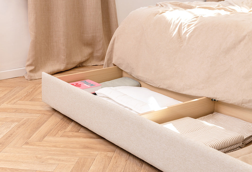 1 cajón grande frontal + 2 cajones laterales